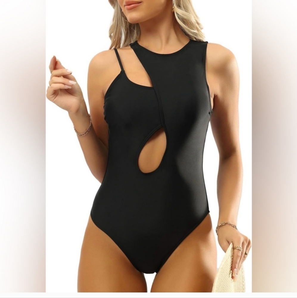 Black Cutout One-Piece Swimsuit - M